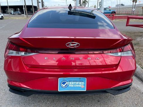 Used 2023 Hyundai Elantra SEL w/ Convenience Package FWD image 5