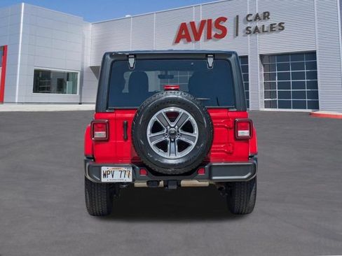 Used 2022 Jeep Wrangler Unlimited Sahara w/ Cold Weather Group AWD/4WD image 7