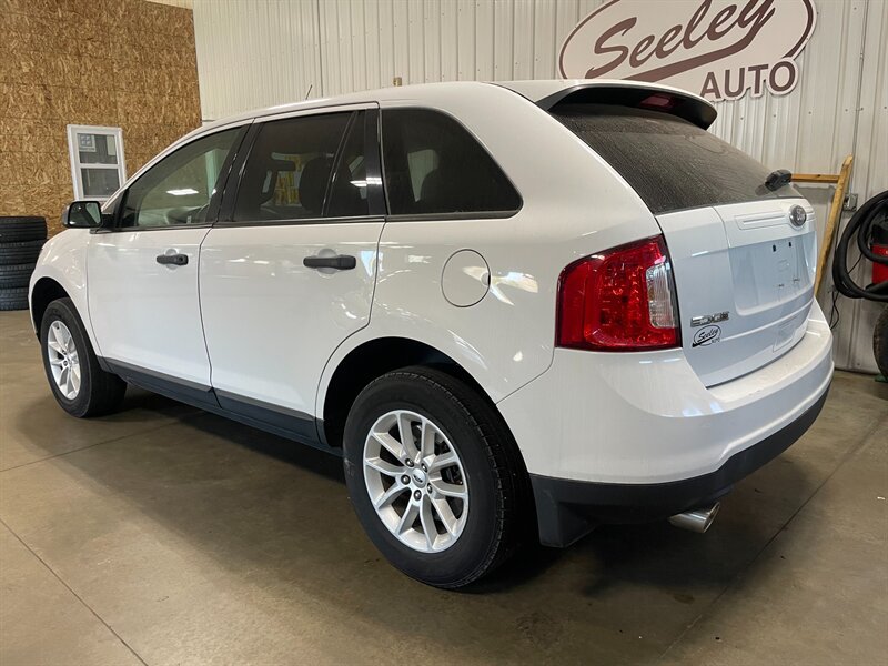Used 2014 Ford Edge SE FWD image 3