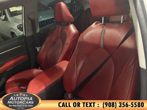 Used 2020 Toyota Camry XSE FWD image 9