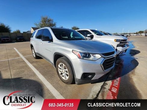 Used 2018 Chevrolet Traverse LS image 1