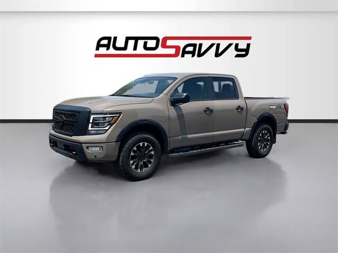 Used 2024 Nissan Titan PRO-4X w/ Pro-4x Utility Package image 3