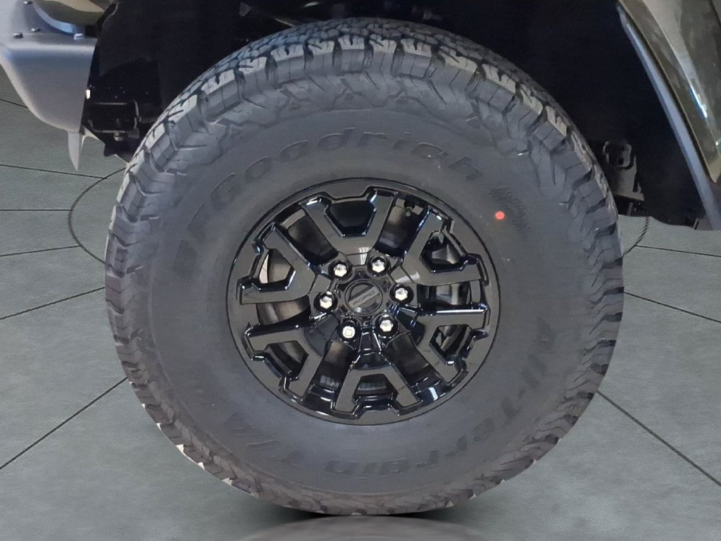 New 2026 Ford Bronco Raptor w/ Interior Carbon Fiber Pack AWD/4WD image 9