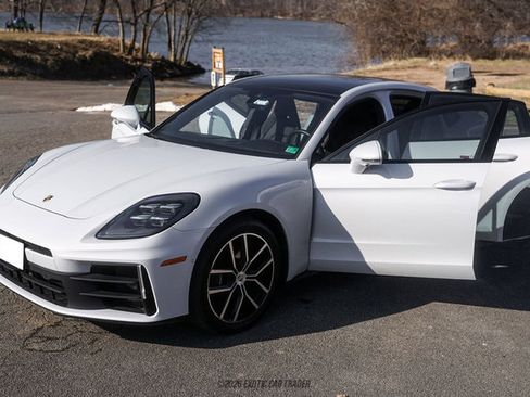 Used 2024 Porsche Panamera 4 w/ Premium Package image 14