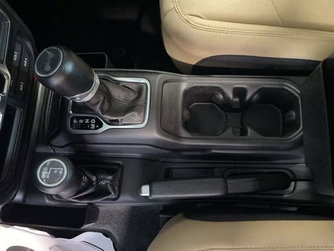 Used 2022 Jeep Wrangler Unlimited Sport AWD/4WD image 26