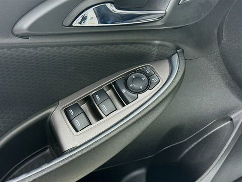 Used 2020 Chevrolet Malibu LT image 17