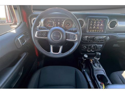 Used 2023 Jeep Gladiator Overland AWD/4WD image 7
