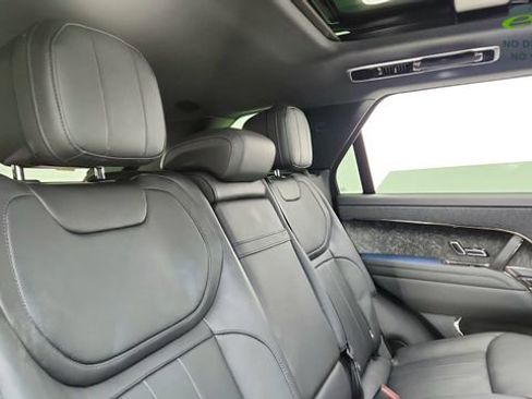 Used 2023 Land Rover Range Rover Sport SE Dynamic image 25