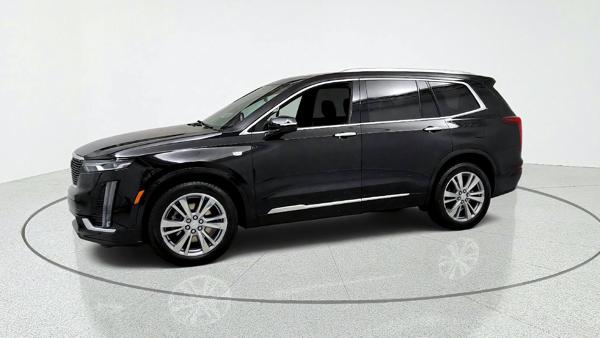 Used 2024 Cadillac XT6 Premium Luxury w/ Technology Package AWD/4WD image 2