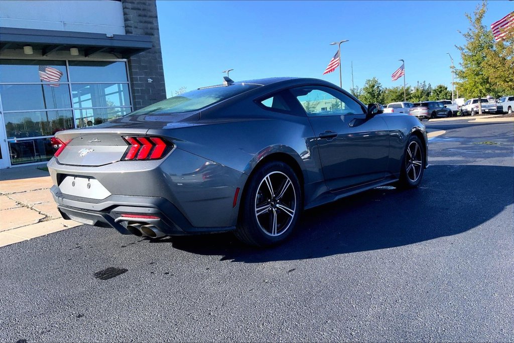 Used 2025 Ford Mustang Coupe RWD image 6