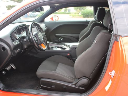 Used 2020 Dodge Challenger R/T Scat Pack RWD image 9
