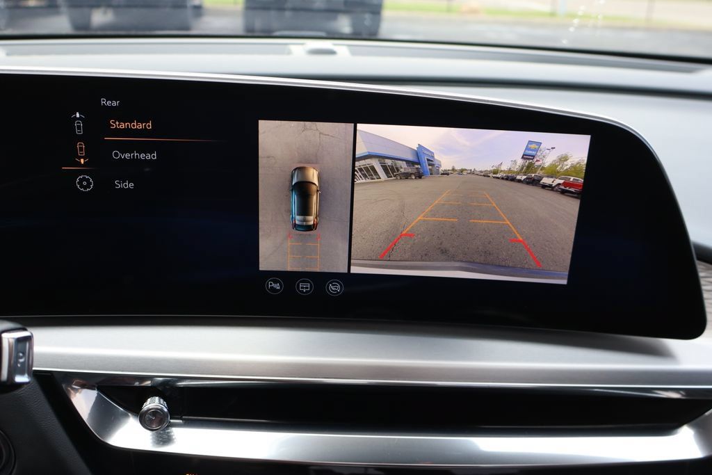 Used 2024 Cadillac Lyriq Sport RWD image 12