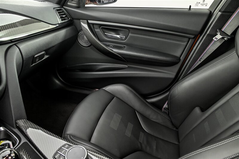 Used 2018 BMW M3 RWD image 32