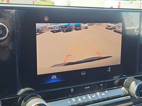 Used 2024 Chevrolet Colorado LT RWD image 14