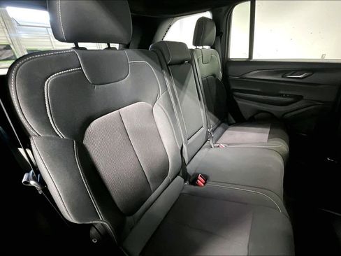 Used 2024 Jeep Grand Cherokee Laredo w/ Trailer Tow Package image 36