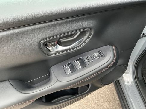 Used 2025 Honda HR-V Sport image 18