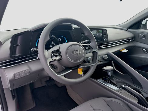 New 2026 Hyundai Elantra SE image 7