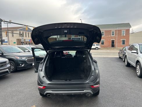 Used 2017 Lincoln MKC Premiere image 11