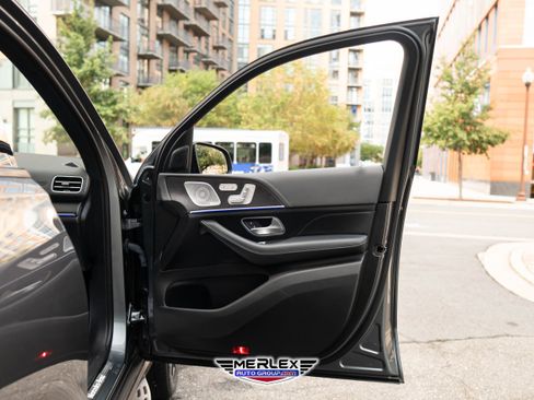 Used 2020 Mercedes-Benz GLS 580 4MATIC image 44