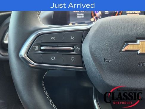 Used 2025 Chevrolet Traverse High Country image 40