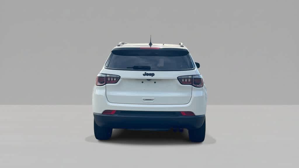 Used 2018 Jeep Compass Latitude w/ Popular Equipment Group FWD image 7