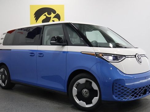 New 2025 Volkswagen ID. Buzz Pro S Plus image 2