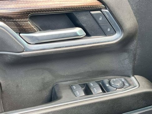 Used 2025 Chevrolet Silverado 1500 LT RWD image 14