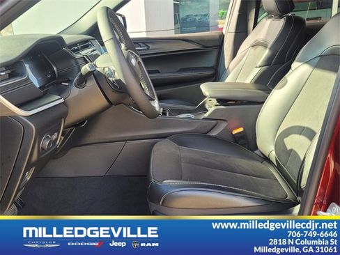 New 2024 Jeep Grand Cherokee L Altitude image 6