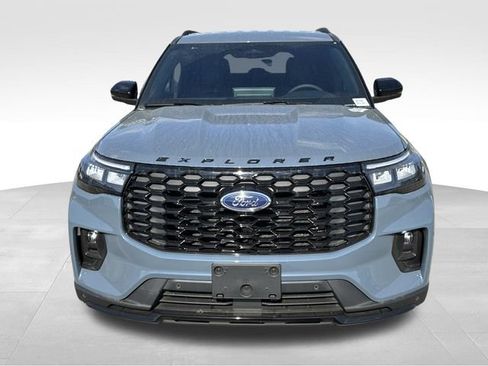 New 2026 Ford Explorer ST-Line image 2