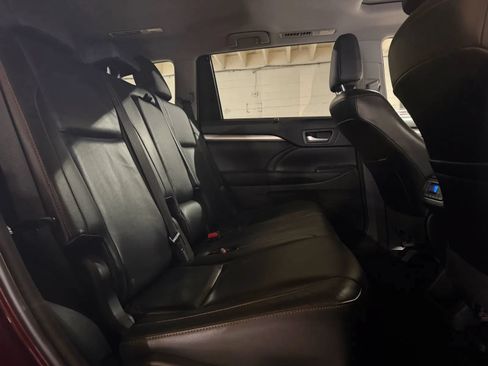 Used 2015 Toyota Highlander XLE AWD/4WD image 11