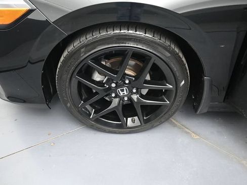 Used 2025 Honda Civic Sport image 31