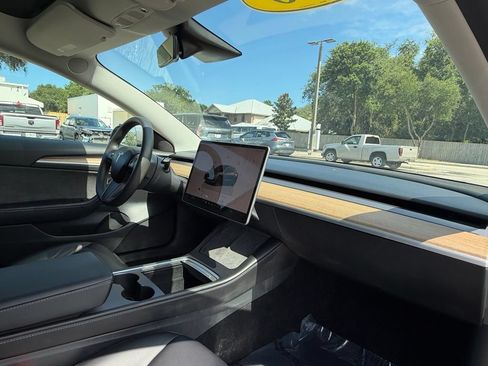 Used 2023 Tesla Model 3 Standard Range RWD image 29