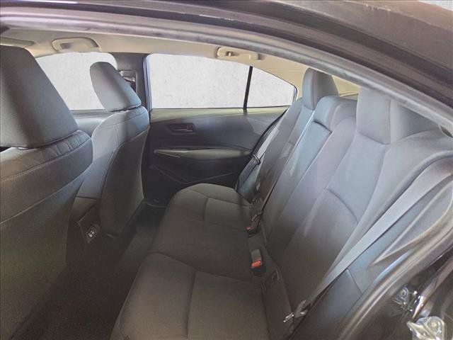 Used 2025 Toyota Corolla LE FWD image 17