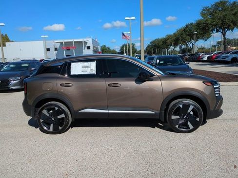 New 2026 Nissan Kicks SR image 4