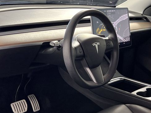 Used 2022 Tesla Model Y Performance image 17