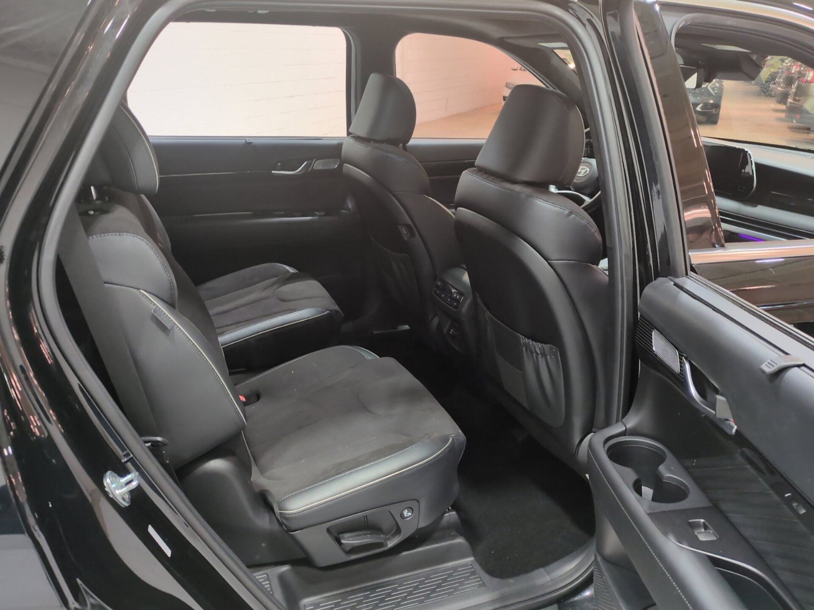 Certified 2024 Hyundai Palisade Calligraphy AWD/4WD image 11