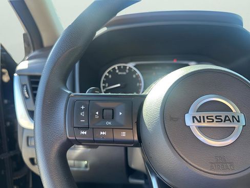 Used 2021 Nissan Rogue S image 29