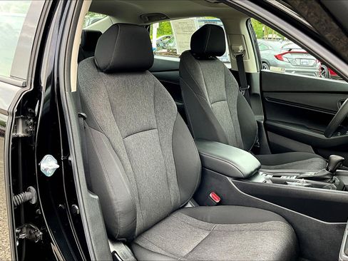 Certified 2023 Honda Accord EX image 7
