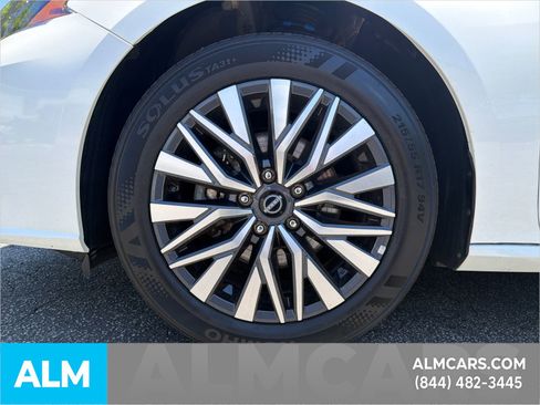Used 2025 Nissan Altima 2.5 SV FWD image 12