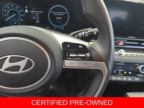 Certified 2025 Hyundai Elantra Limited FWD image 18