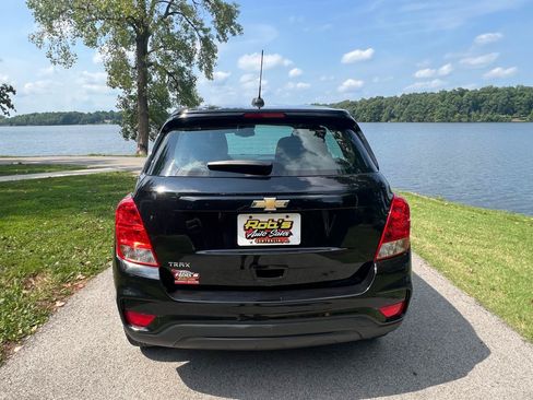 Used 2020 Chevrolet Trax LS FWD image 5