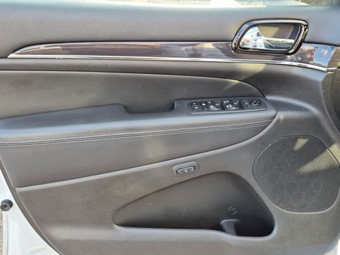 Used 2019 Jeep Grand Cherokee Overland image 10