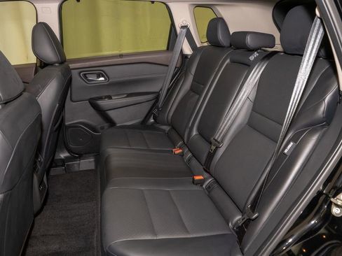 Certified 2023 Nissan Rogue SV w/ SV Premium B Package image 9