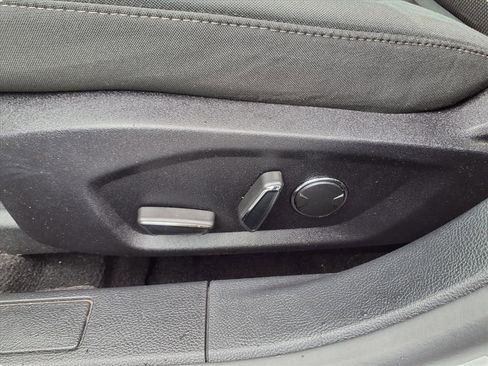 Used 2019 Ford Fusion SE image 30