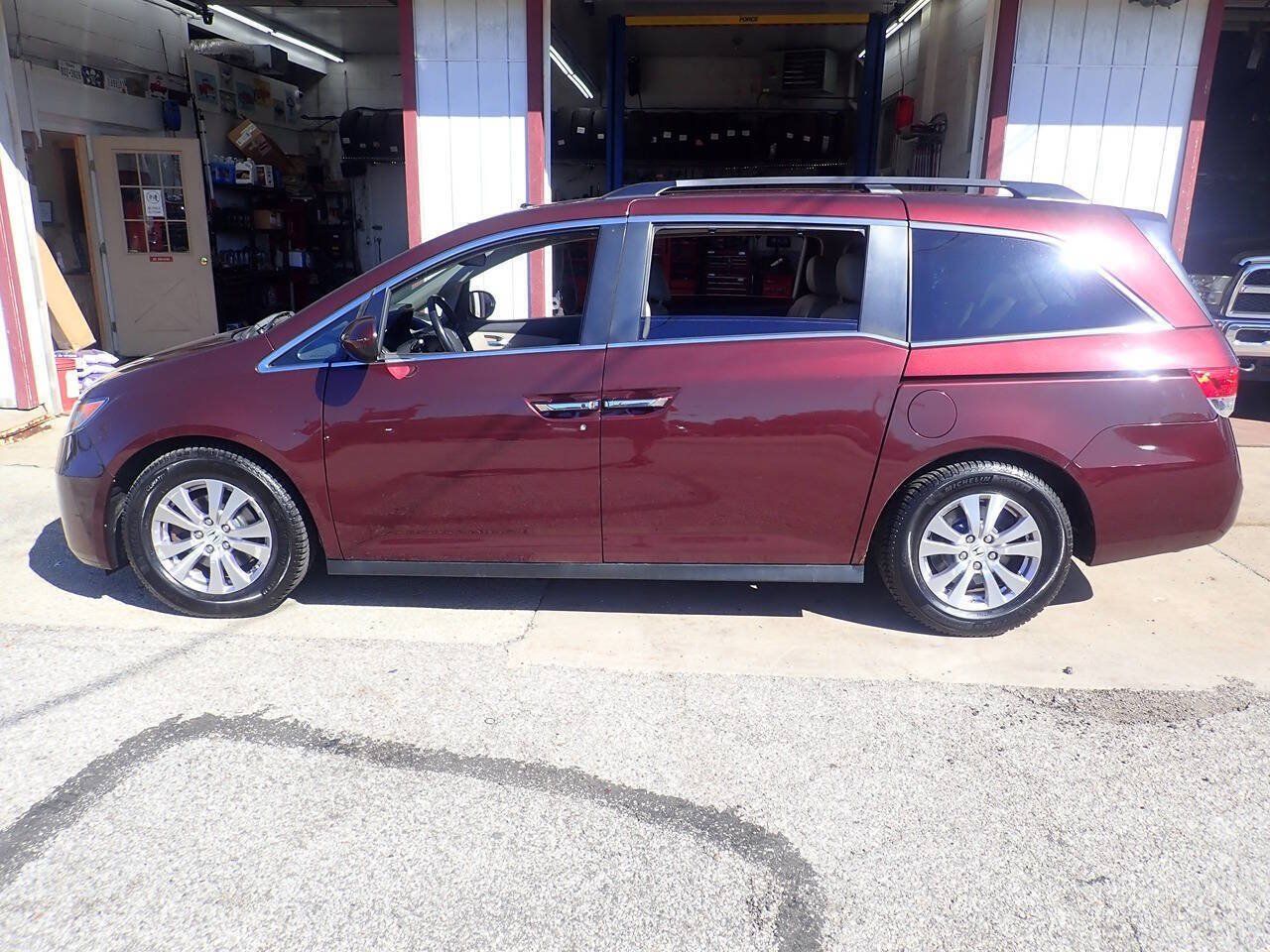 Used 2014 Honda Odyssey EX-L image 17
