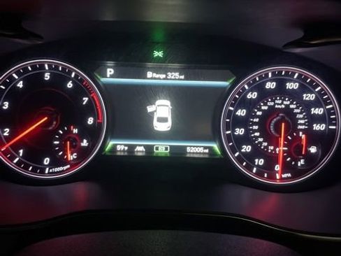 Used 2021 Genesis G70 2.0T w/ Elite Package image 2