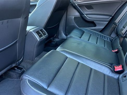 Used 2019 Volkswagen Golf R 4-Door image 13