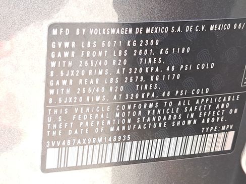 Certified 2024 Volkswagen Tiguan SEL R-Line image 34