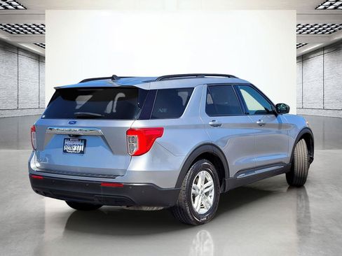 Used 2021 Ford Explorer XLT RWD image 7