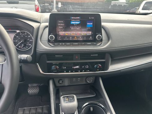 Used 2025 Nissan Rogue SV AWD/4WD image 30